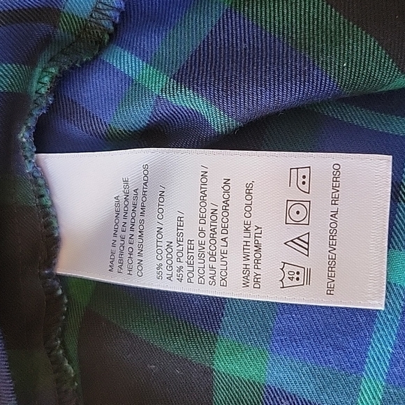 izod button down blue green long sleeved shirt.  Size is Large - Picture 8 of 8